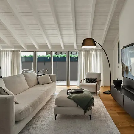 The Golden Loft By Aura Luxury